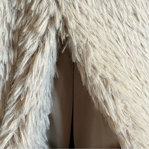 Kenneth Cole Ivy Long Line Faux Fur Teddy Coat - Size M (EUC) - Picture 9 of 11